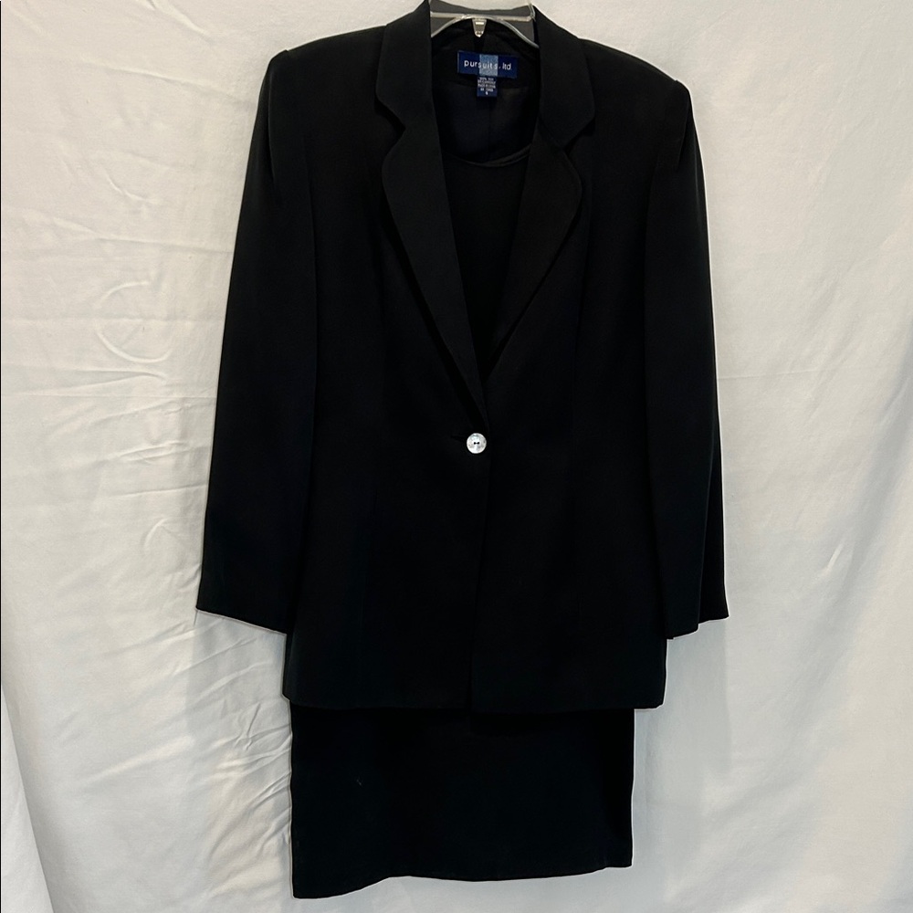 Black Silk Blazer and Sleeveless Dress set. Size 6-8. 100% Silk